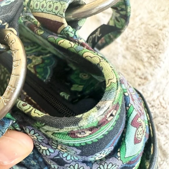 VERA BRADLEY BAG. - Picture 6 of 10
